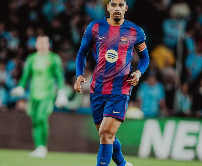 Araujo kërkesë të vecantë Barcelonës për më shumë kohë