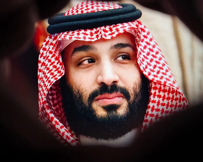 Arabët ofrojnë 10 miliard euro për blerjen e Barcelonës