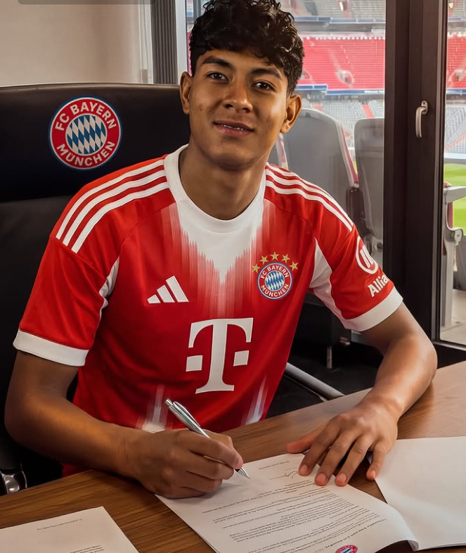 Bayern arrin të sigurojë shërbimin e 17 vjecarit nga Ekuadori