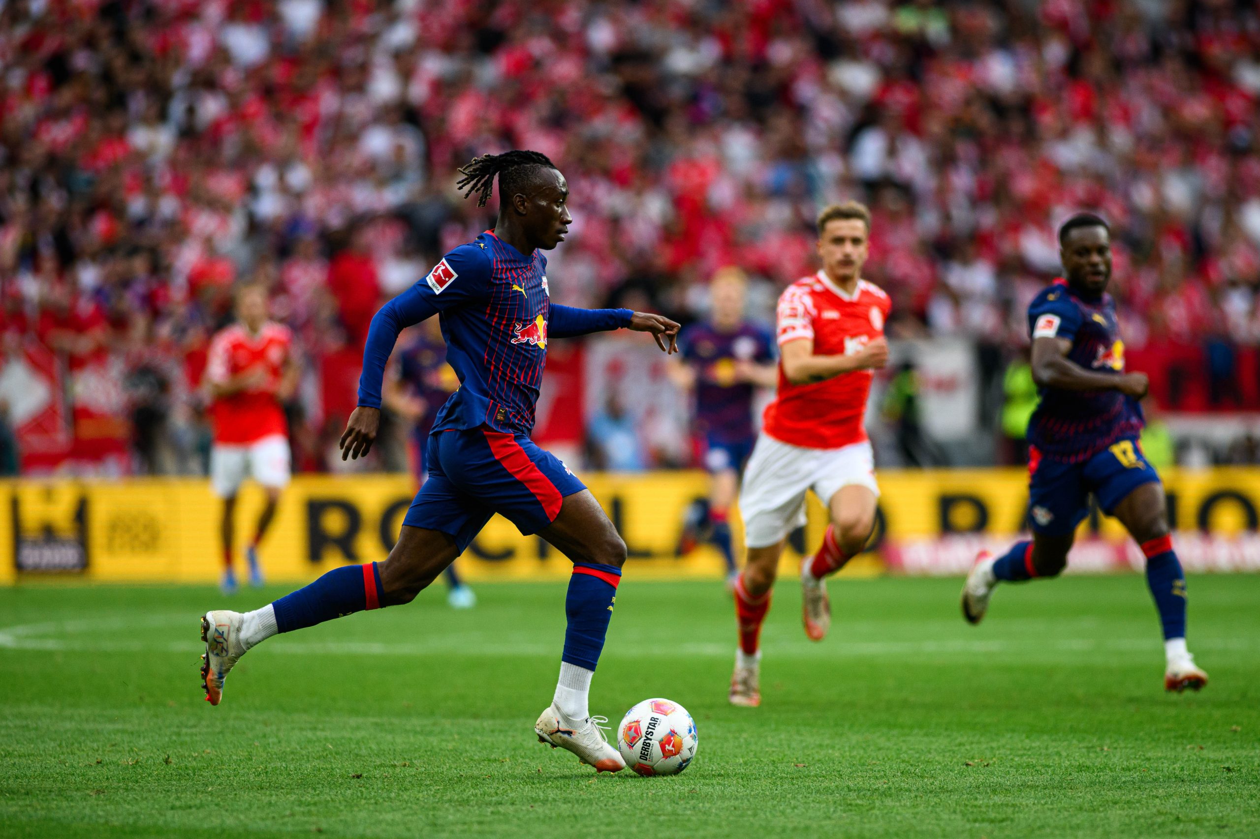 Sulmuesi që Hans Flick ka sugjeruar për Barcelonën