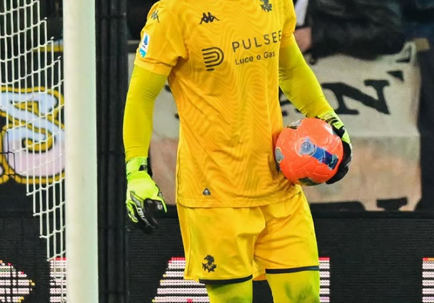 Leali hyn në histori me kartonin e kuq të regjistruar