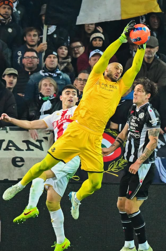 Leali hyn në histori me kartonin e kuq të regjistruar