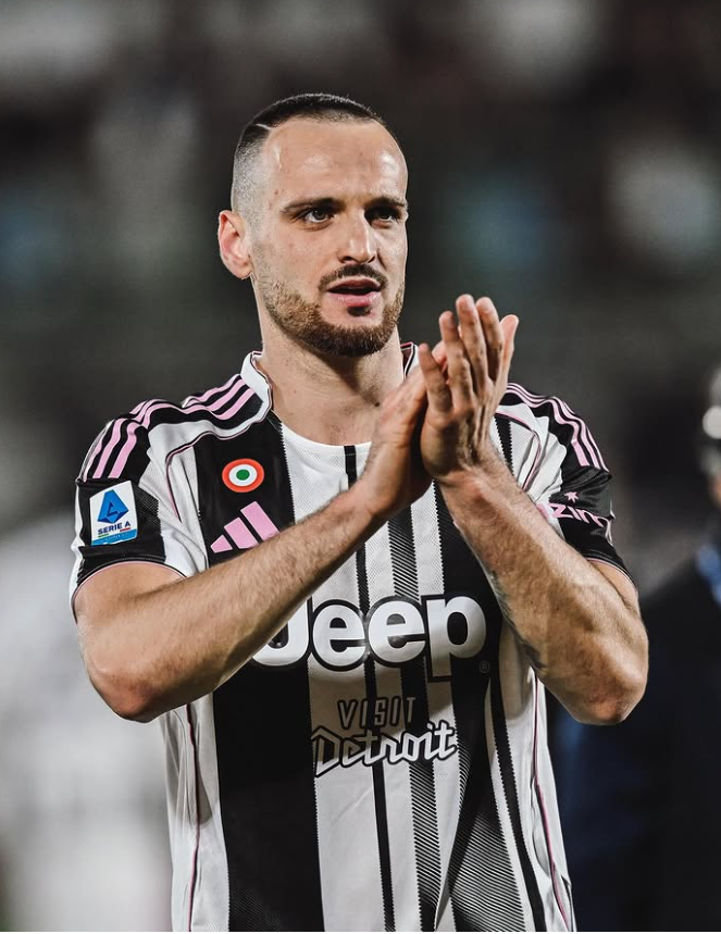 Milan kërkon përforcime në skuadër, tre emra në listë