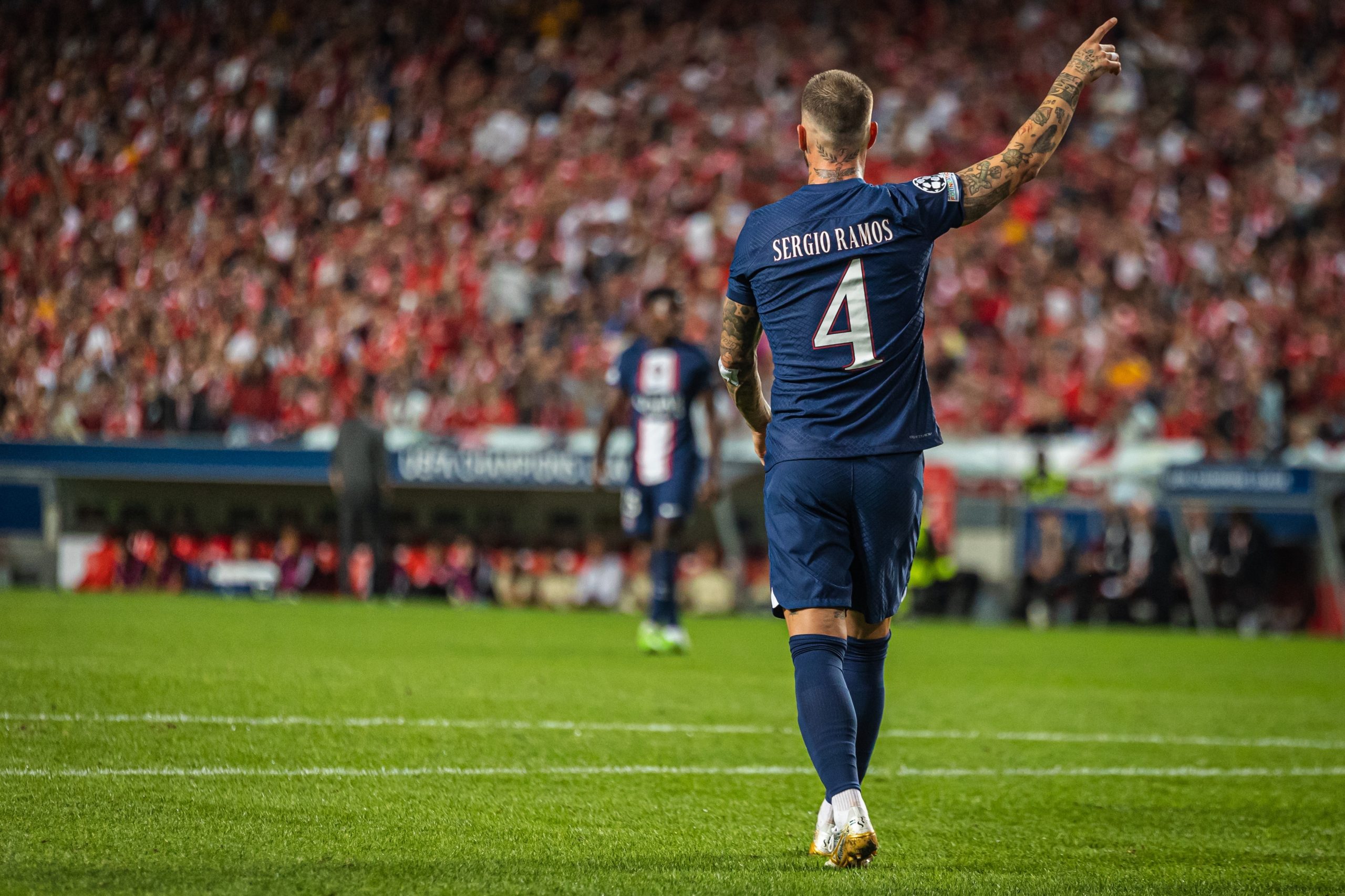 Interesi I anglezëve për shërbimin e Sergio Ramos