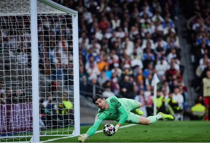 Courtois drejt zvendësimit, dy opsionet e Real Madrid