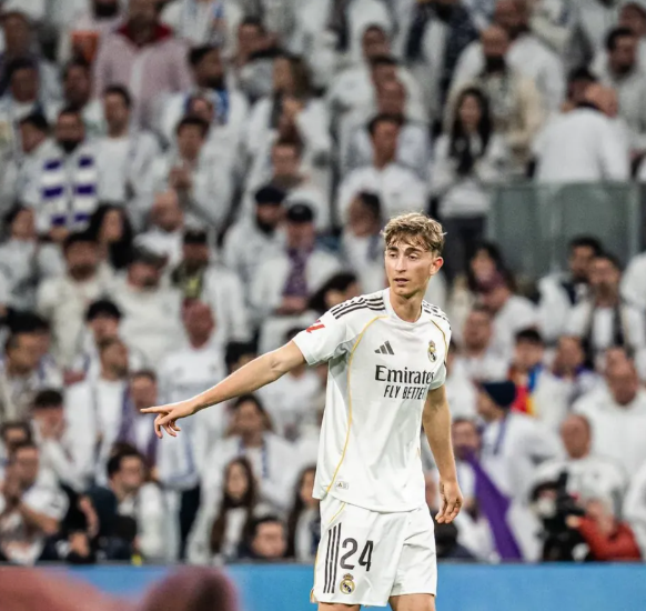 Dean Huijsen drejt rikthimit të mundshëm në Premier Liga